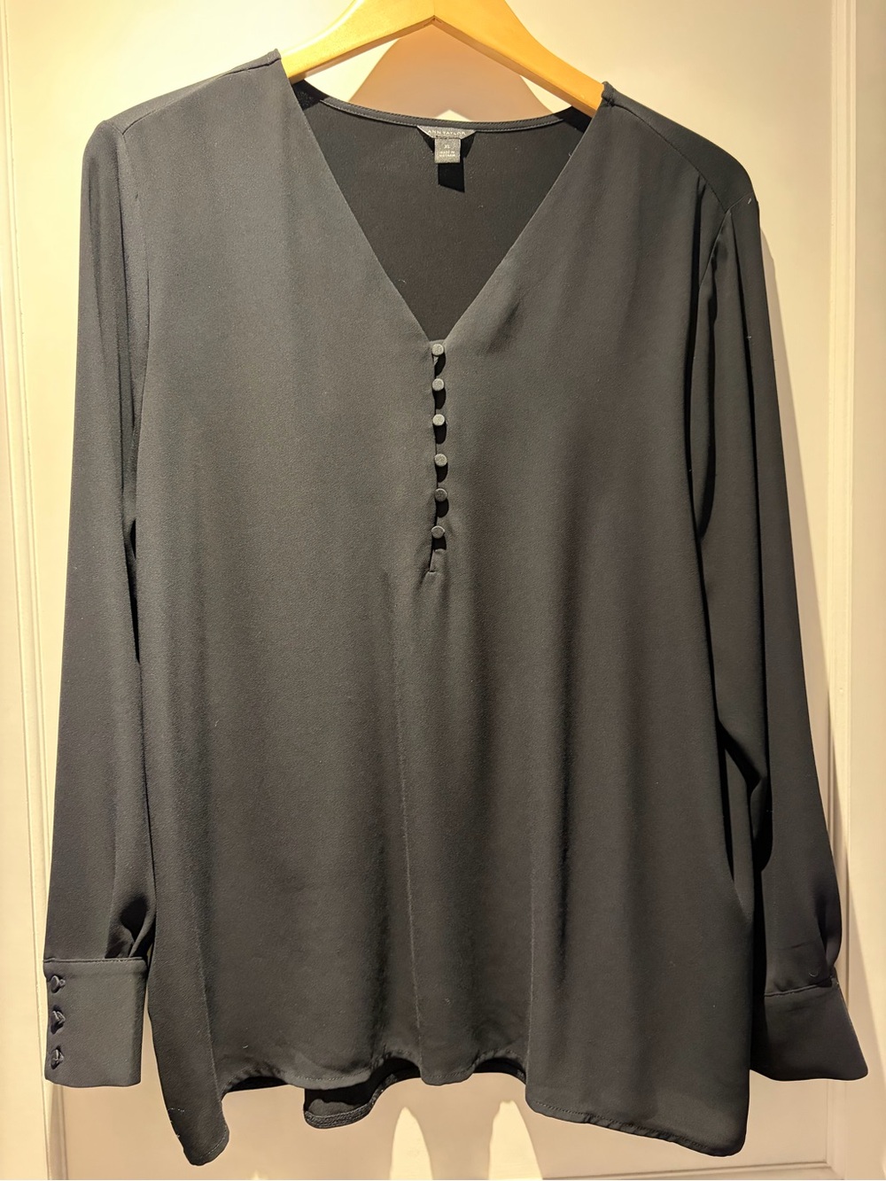 Ann Taylor Black Classic Crewneck Top